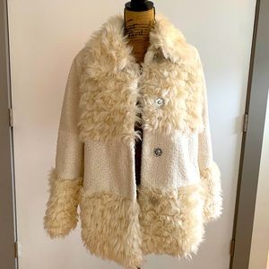 Kenzie creme color winter fur shag coat size M